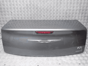 Klapa bagażnika chrysler 300C z kamerą cofania 3
