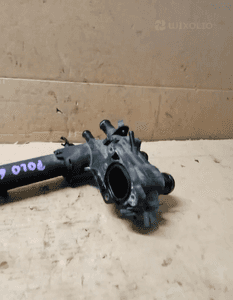 Obudowa termostatu króciec rurka wody VW Polo 6N2 1.0 MPI 032121111BB 4