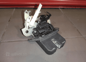 Audi Q7 4L lift zamek rygiel tylnej klapy bagażnika oryginał zdrowy 1