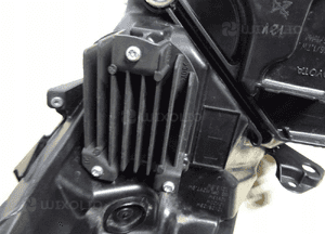 Lampa prawy przód toyota highlander 10000-8a06k 13
