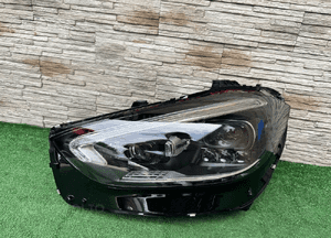 Lampa mercedes c klasa W206 A2069065304 digital jak nowa 1