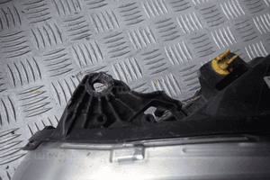 Lampa lewy / prawy przód peugeot 208 lift 9810601980 / 9810602280 uk 7