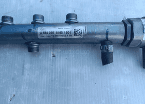 Mercedes W206 listwa wtryskowa A6540700195 3