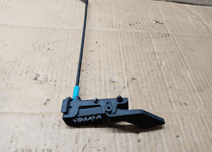 Klamka raczka dźwignia otwierania maski linka cięgno Renault Trafic III Vivaro B 656225059R 5