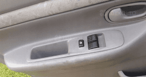 Mazda Demio 99-03 przełącznik Sterownik szyb lewy 1