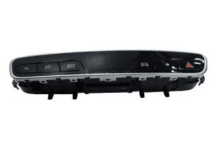 Mercedes W213 panel sterowania radiem nawigacją 1