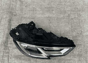 Audi A3 lift 8V0 bixenon prawy 16-20 2