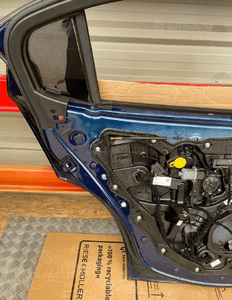 Alfa romeo stelvio drzwi lewy tył kolor 092 10