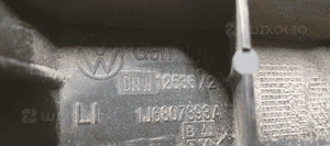 Ślizg zderzaka lewy tył tylny VW Golf IV HB 1J6807393A 6
