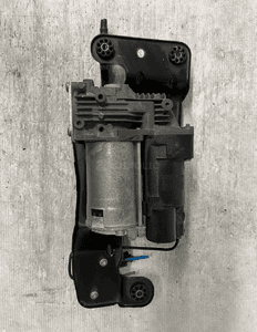 BMW X6 E71 X5 E70 4.4 V8 KOMPRESOR POMPA ZAWIESZENIA NIVO 6789938 1