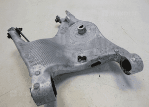 JAGUAR XE X760 WAHACZ DOLNY TYŁ TYLNY PRAWY 6