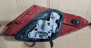 Lampa lewa tył tylna mercedes W204 sedan 3