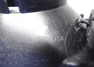 TOYOTA YARIS 3 lift LAMPA lewa 8