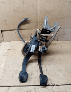 Pedały pedał hamulca sprzęgła Ford Mondeo MK3 1S71 2450 AJ 1