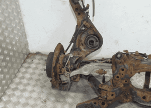 Nissan qashqai i J10 lift 1.5 dci zawieszenie belka tył 8