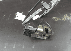 Zamek Drzwi Prawy Peugeot 1007 9680701080 6PIN 3