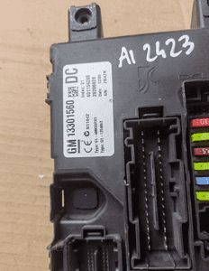 SKRZYNKA BEZPIECZNIKÓW BSI OPEL CORSA D 13301560 2