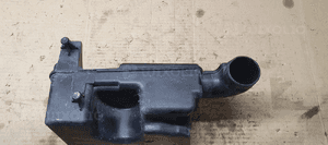Rezonator powietrza Renault Megane II 1.6 16V 8200233761 8200231858B 4