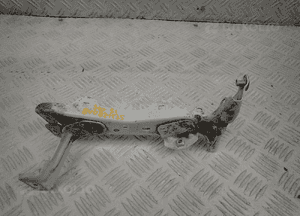 Audi A3 8V wspornik mocowanie błotnikla lewego 8V0821135 1