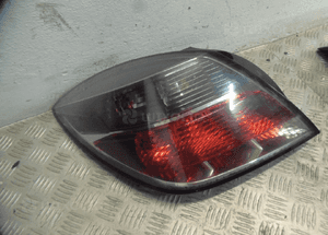 Lampa tylna lewa opel astra h coupe 2