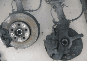VW Polo Fox Skoda Fabia Audi A2 Seat Ibiza zwrotnica piasta przod prawa lewa 3