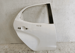 Drzwi prawe tylne prawy tył toyota yaris 4 iv 2020- 1