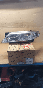 Lampa lewy przód przednia lewa Renault Laguna II Nowa TYC 20-0158-05-2 1