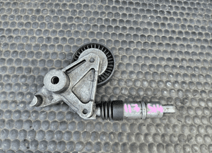 Napinacz Paska Klinowego Wielorowkowego Tlumik Drgan Lapa Rolka 2.7 3.0 TDI V6 Audi A4 B8 A5 A6 Q5 2