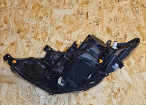 Toyota AURIS II 12-15 lampa prawa przód przednia 5