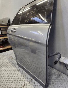 Mercedes klasa W204 lift kombi drzwi prawe tyl tylnie w kolor 792 2