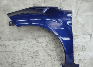 Ford fiesta MK7 błotnik przedni lewy 1