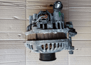 Mazda III 3 1.6 16V alternator 1