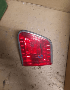 lampa prawa w klape avensis t27 1