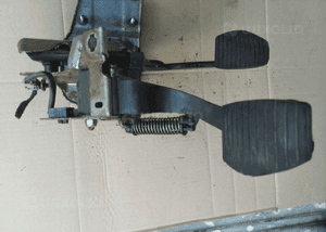 Peugeot 1007 pedal sprzegla hamulca 1