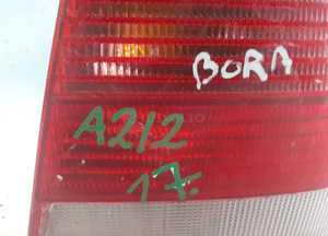 Tyl tylnia prawa lampa volkswagen bora sedan 2