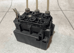 MERCEDES W221 BLOK ZAWOROWY ORYGINAŁ STAN IDEALNY 1