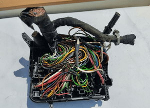 SKRZYNKA BEZPIECZNIKÓW HYUNDAI I30 II I40 KIA CEED II 91950-3X510 3