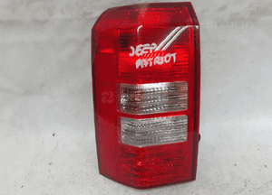 Tyl tylna lampa lewa jeep patriot 1