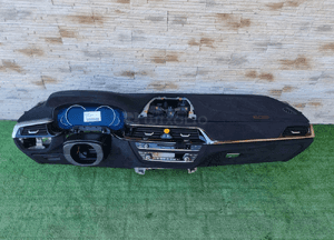 Deska konsola licznik alkantara bmw M5 F90 cs 1