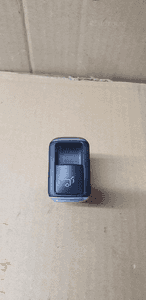 Przełącznik włącznik otwierania klapy bagażnika Mercedes GL X166 W166 A1668707610 1