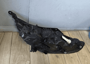 LAMPA LEWY PRZÓD Hyundai I30 III IGŁA 4