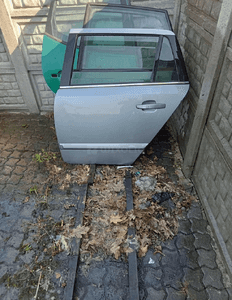 drzwi lewe tył vectra  kombi