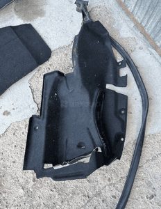 MERCEDES SLK 171 plastik dywan roleta nakładka boczek bagaznika 24