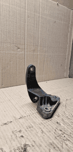 Łapa mocowanie silnika Ford Mondeo MK3 1S716P093AB 3