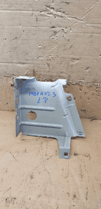 Mocowanie błotnika uchwyt prawy przód Opel Movano III 631221215R 1