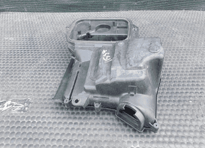 Obudowa 8E1907613D 8E1907355C Oslona Pokrywa Uszczelka Komputer Sterownik Silnika Europa Audi A4 B6 B7 9