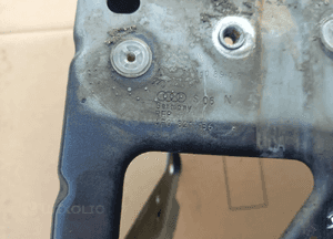 Audi A6 C6 wspornik błotnika przód prawy 4F0821136 5