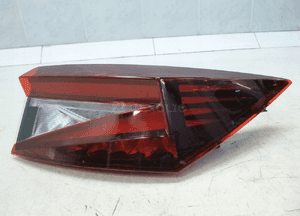 Skoda enyaq iv lampa prawy tył tylna led oryginał 4
