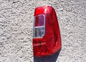 Lampa tylna lewa nissan NP300 nowa 22536503 1