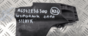 Mercedes W206 łapa wspornik silnika A6542236300 11